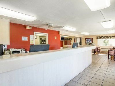 Hotel 6-fresno, Ca - Yosemite Hwy 3*