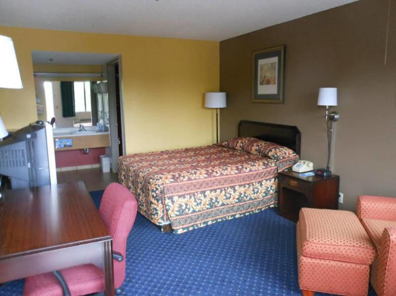 Hotel 6-fresno, Ca - Yosemite Hwy